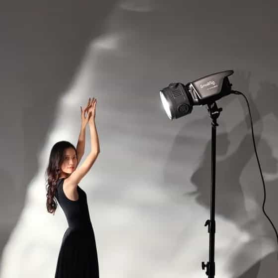 Smallrig (4246) RA-F150 Fresnel Lens - Triple Cooling System, 10 Spot to 40 Flood Beam Angle 9